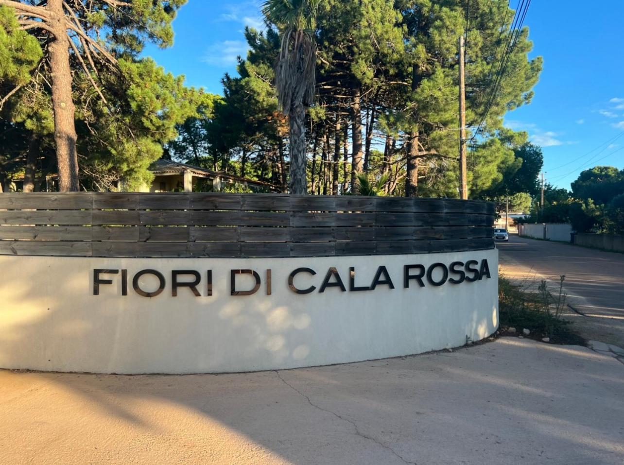 Fiori Di Cala Rossa Residence Hoteliere Lecci Buitenkant foto