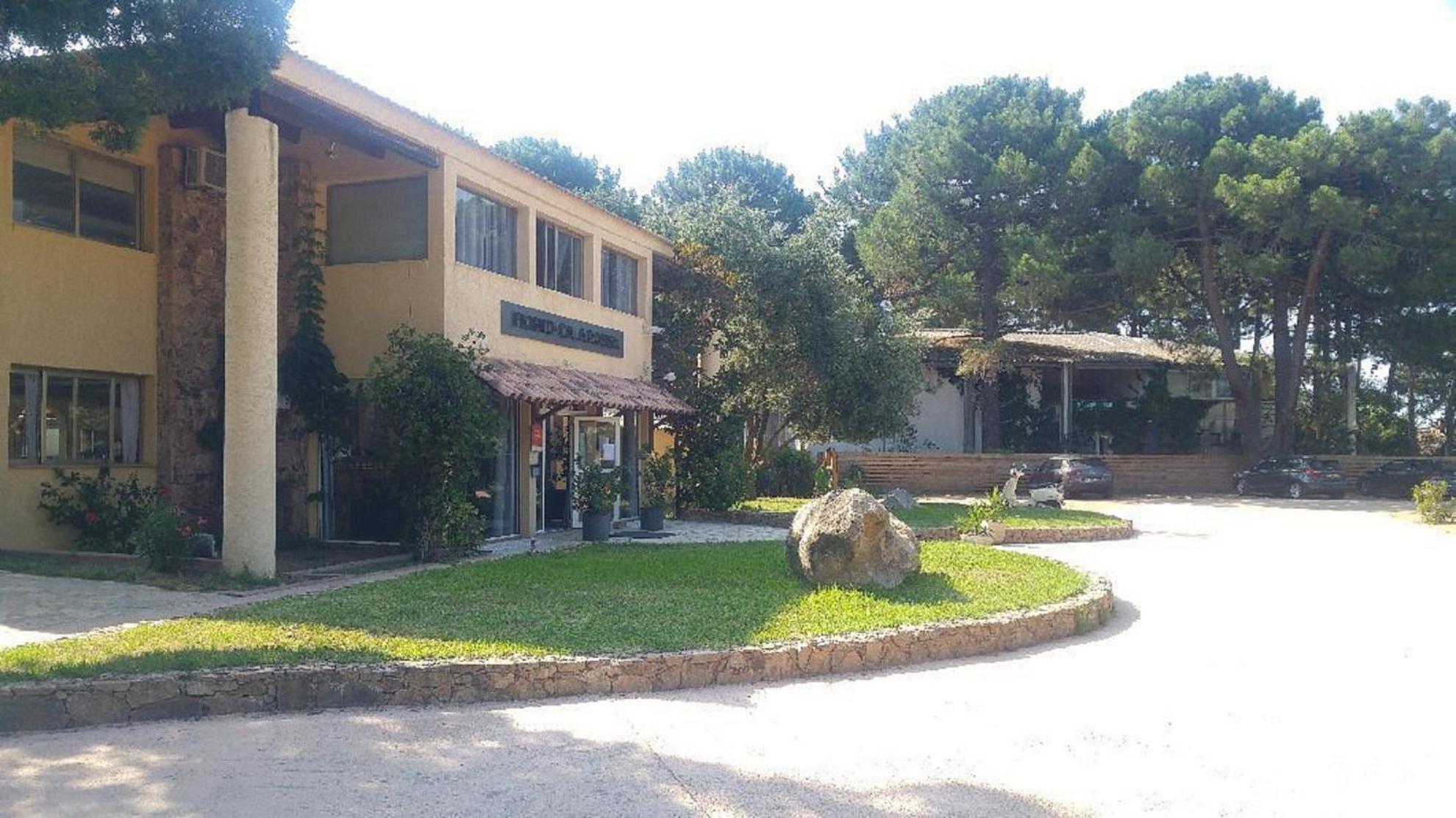 Fiori Di Cala Rossa Residence Hoteliere Lecci Buitenkant foto