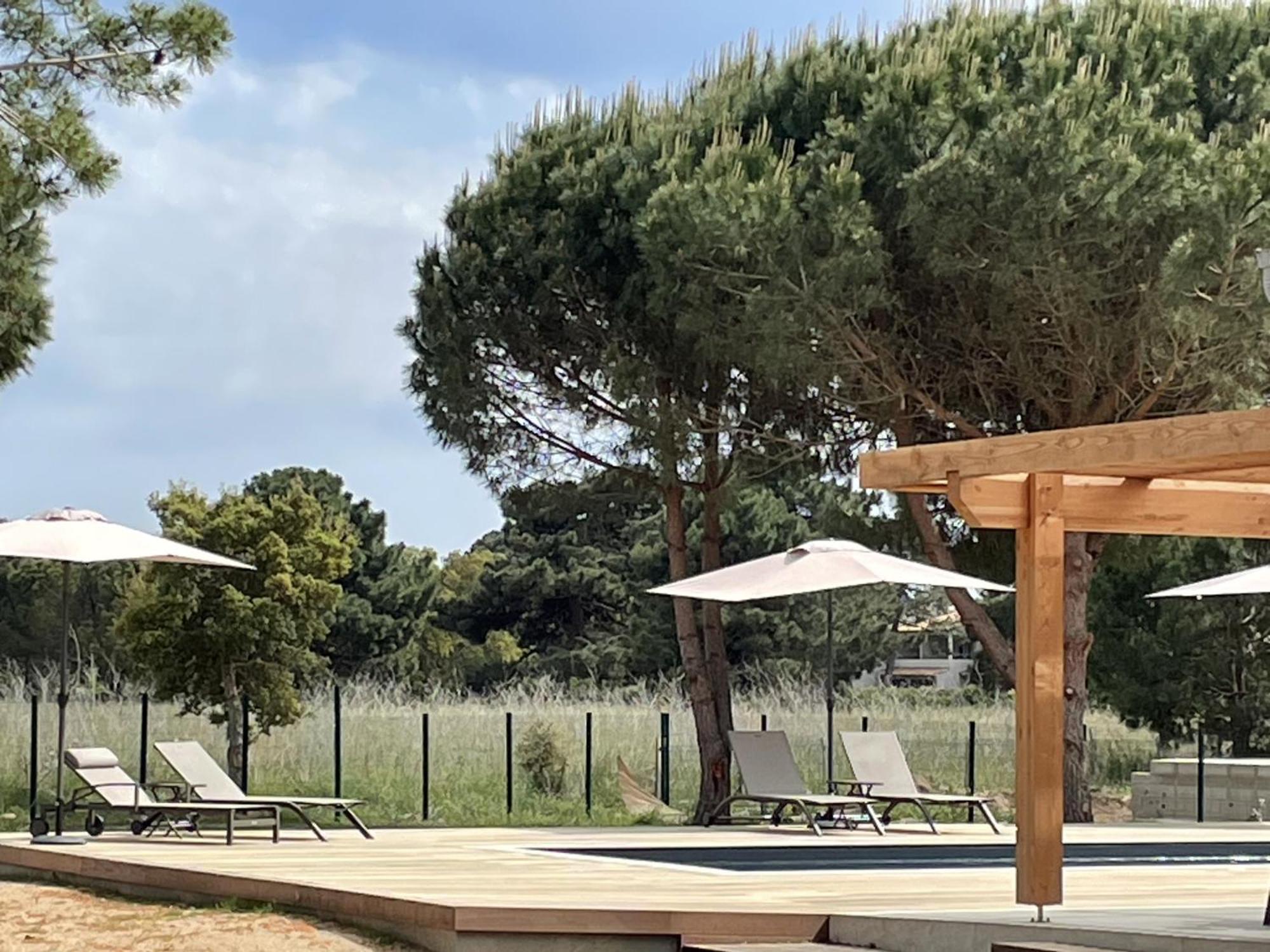 Fiori Di Cala Rossa Residence Hoteliere Lecci Buitenkant foto