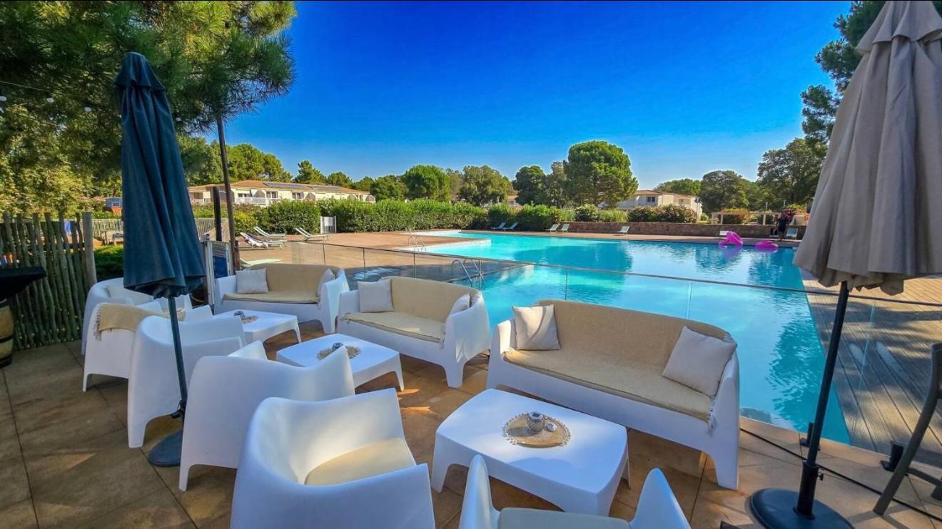 Fiori Di Cala Rossa Residence Hoteliere Lecci Buitenkant foto
